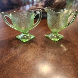 Vintage Green Depression/uranium Glass Horesshoe Creamer And Sugar Bowl
